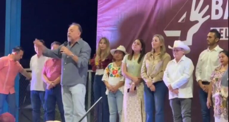 Dirigente de Morena en Yucatán llama por error el “peor presidente” a AMLO durante mitin