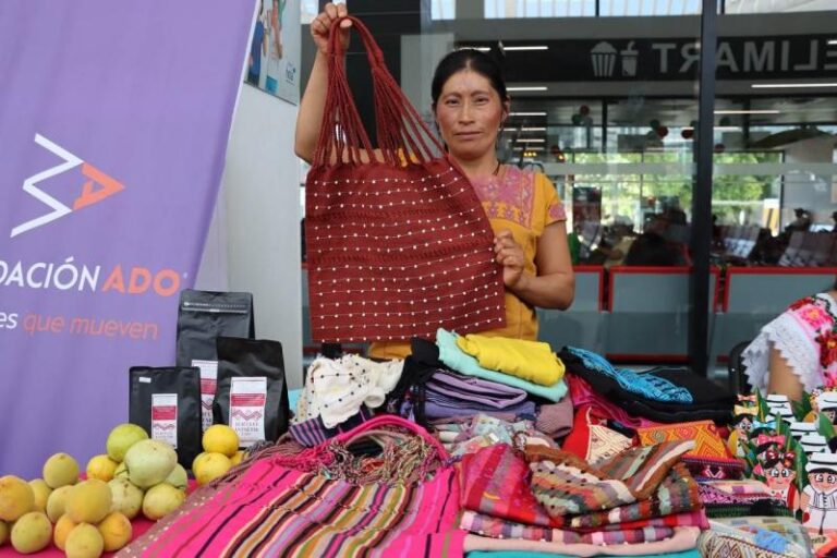 Inauguran la Feria Artesanal por los Derechos de las Mujeres en Mérida