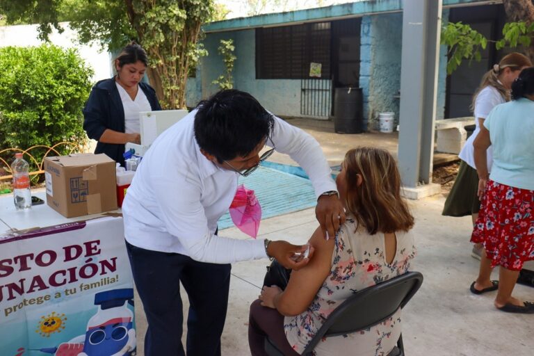 Llevan Feria de Salud a la colonia Sambulá, en Mérida