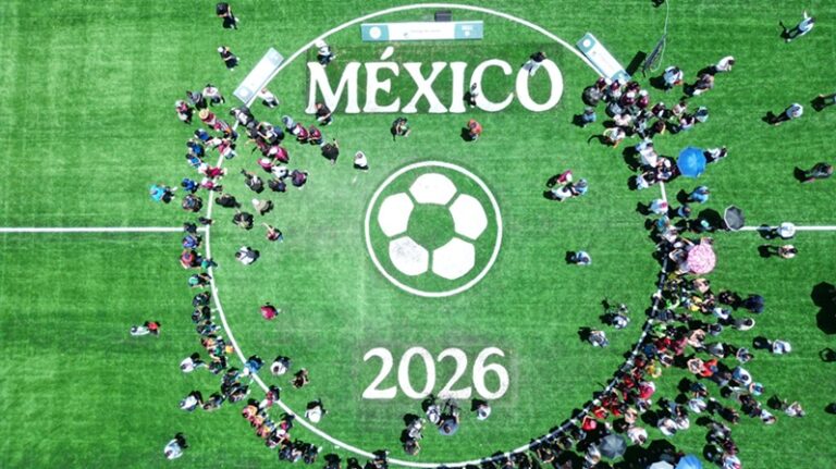 Mara Lezama entrega 46 espacios deportivos en Quintana Roo