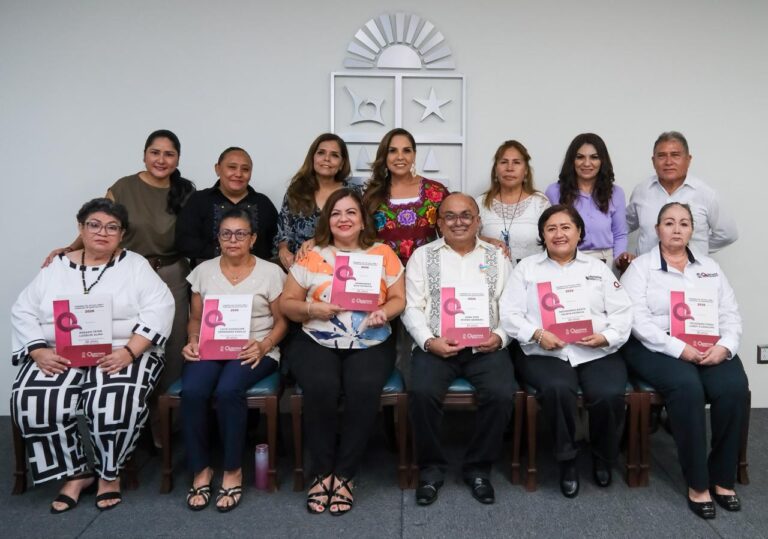 Mara Lezama reconoce a 457 servidoras y servidores públicos de Quintana Roo