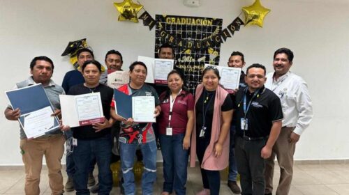 Más de mil 800 personas obtienen su certificado de secundaria en Yucatán