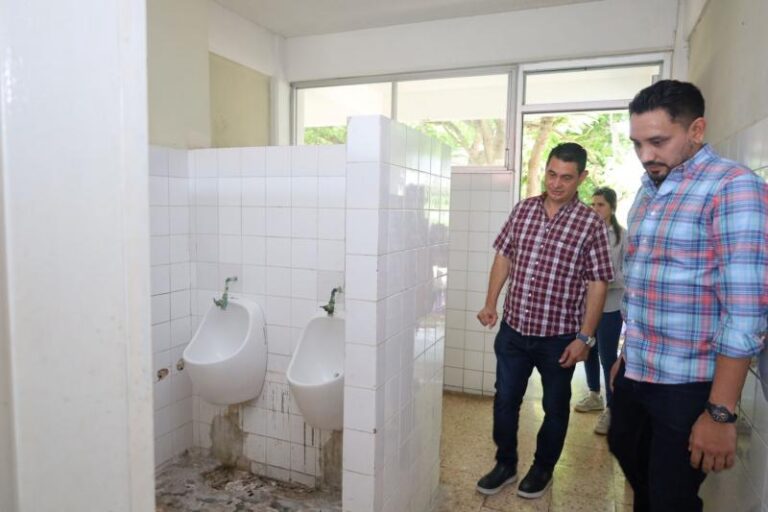 Mejoran infraestructura y equipamiento de los planteles del Cecytey