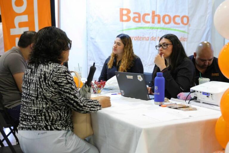 Ofertan más de 500 vacantes en la Feria Nacional de Empleo Mérida 2026