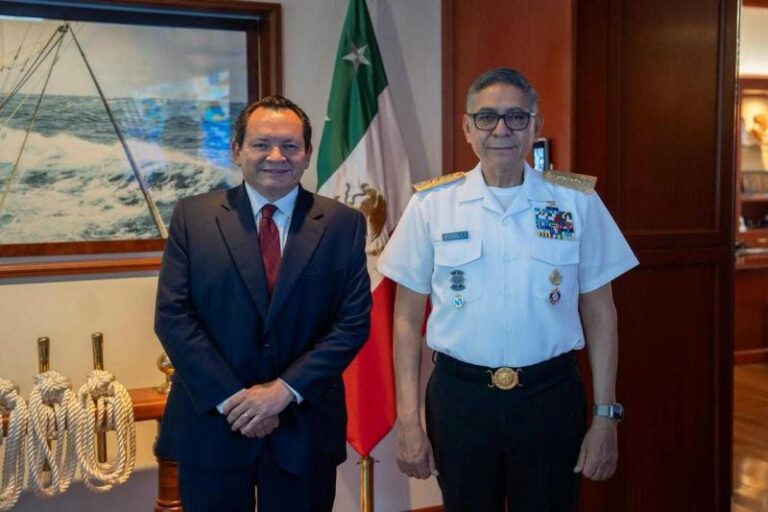 Revisan avances de la ampliación y modernización del Puerto de Progreso