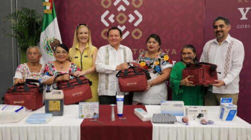 Yucatán instala Comité Estatal de Partería; otorgará apoyo económico a 327 parteras mayas