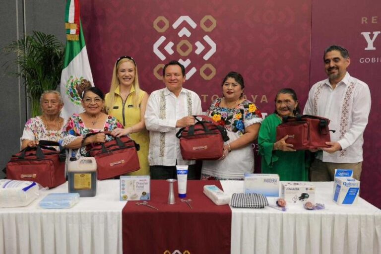 Yucatán instala Comité Estatal de Partería; otorgará apoyo económico a 327 parteras mayas