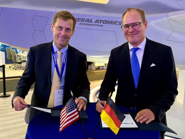 GA-ASI e INTEC Group firman un memorando de entendimiento en ILA Berlín