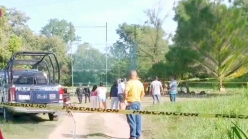 Asesinan a presunto policía municipal durante partido de softbol en Comalcalco