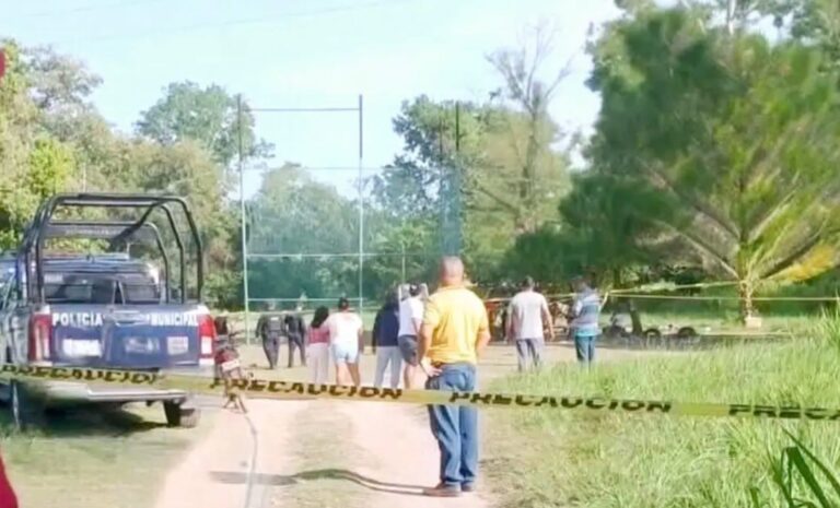 Asesinan a presunto policía municipal durante partido de softbol en Comalcalco