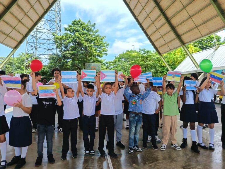Chiapas certifica a casi 300 estudiantes migrantes que concluyeron su educación básica