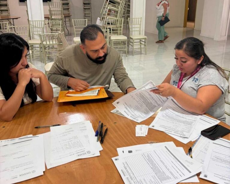 Dan atención y asesoría gratuita a más de 200 yucatecos en California