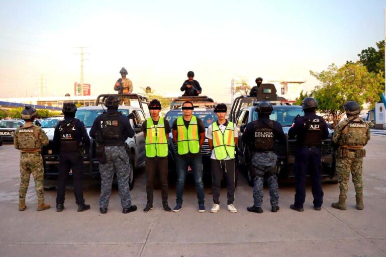 Detienen a tres en Villahermosa; llevaban un cuerpo en la cajuela de un vehículo