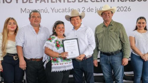Díaz Mena encabeza gira de apoyo al campo e infraestructura en Maxcanú y Samahil