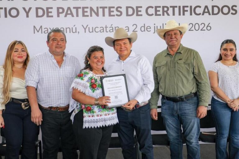 Díaz Mena encabeza gira de apoyo al campo e infraestructura en Maxcanú y Samahil