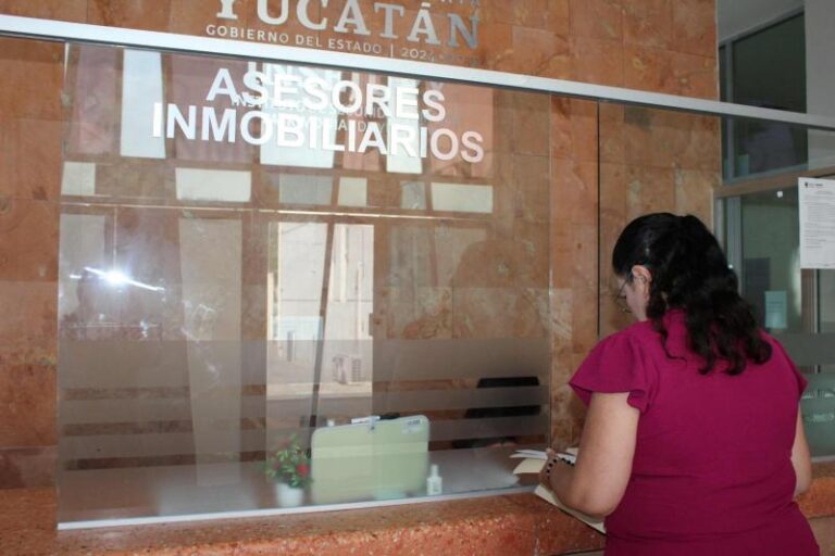 Emiten las primeras 130 licencias para asesoras y asesores inmobiliarios en Yucatán