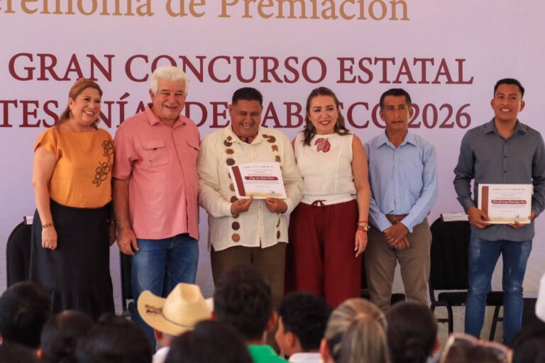 Entregan galardones del XXVIII Gran Concurso Estatal de Artesanías