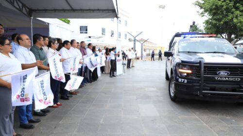 Entregan patrullas, lanchas y equipo de protección a municipios de Tabasco