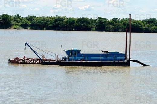 FGR decomisa maquinaria pesada y lanchas especializadas en Tabasco
