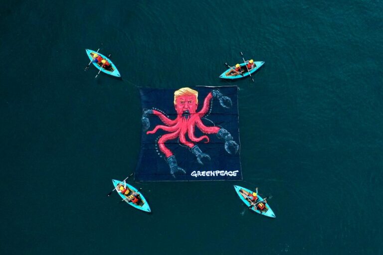 Greenpeace protesta contra la minería submarina