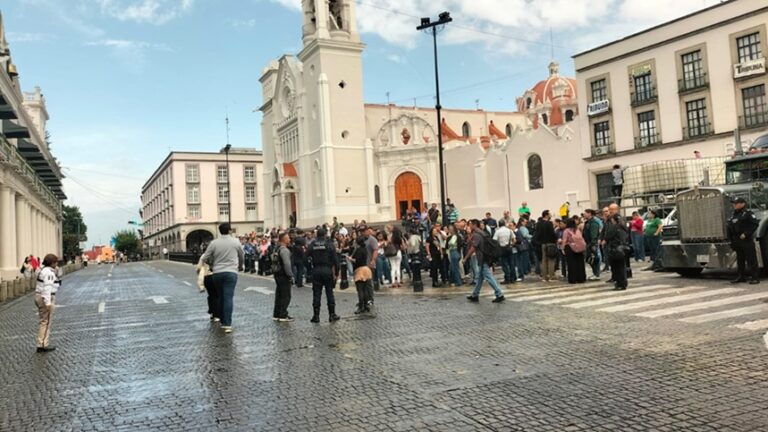 Fuerte sismo de 7.4 y enjambre sísmico sacuden a Chiapas