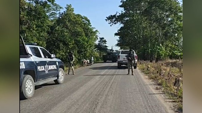 Hallan cuerpo embolsado en cultivo de maíz en la carretera Cárdenas-Coatzacoalcos