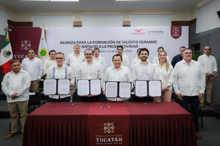 Invierten en el futuro de Yucatán con 100 mil becas de profesionalización y competencias digitales