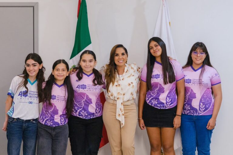 Mara Lezama reconoce a estudiantes que representaron a Quintana Roo en la Olimpiada Mexicana de Matemáticas