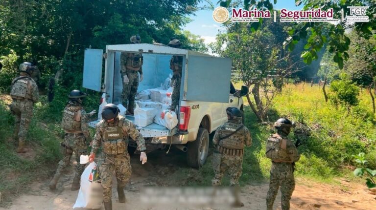 Marina asegura más de 800 kilos de cocaína en Tonalá, Chiapas