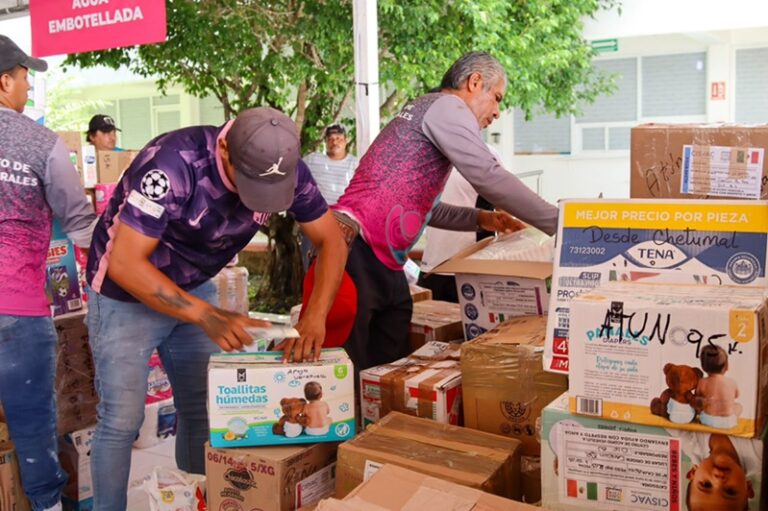 Quintana Roo envía dos camiones de ayuda humanitaria hacia Venezuela