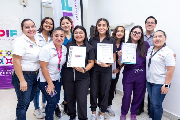 Servidores públicos de Yucatán obtienen certificación oficial en asistencia social y atención ciudadana