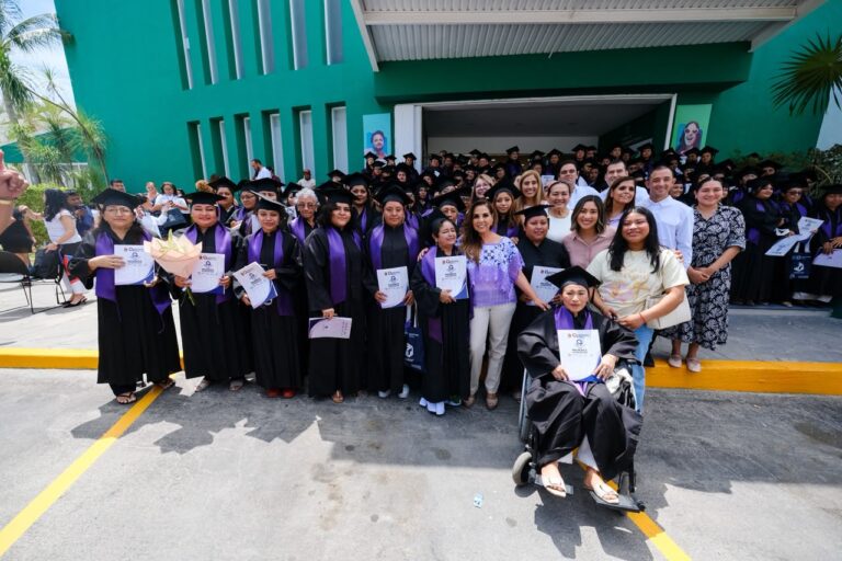 Un total de 181 mujeres concluyen sus estudios con el programa “Mujer es Aprender”