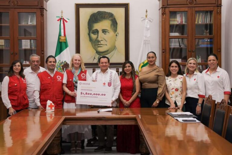 Díaz Mena entrega 1.8 millones de pesos a la Cruz Roja Mexicana para fortalecer emergencias en Yucatán