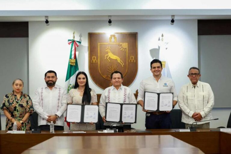 Izamal y Progreso se adhieren a la estrategia estatal para fortalecer sus finanzas