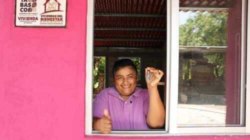 Javier May entrega ‘Viviendas del Bienestar‘ a 65 familias de Centro
