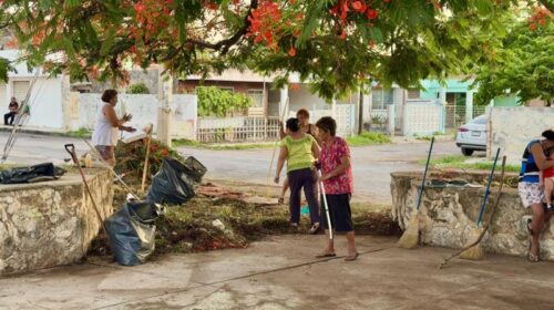 Vecinos se unen para recuperar espacios públicos en Mérida