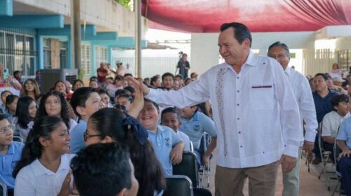 Yucatán arranca el ciclo escolar 2026-2027 con inversión en infraestructura y entrega de apoyos escolares