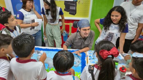 Educación y ciencia para salvar al manatí