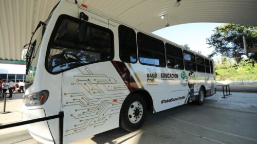 Programa «Movilidad Estudiantil» equipa con transporte moderno a cuatro universidades de Tabasco