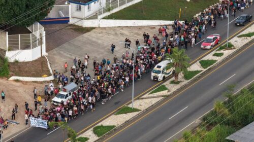 Se disuelve la caravana «Sueños sin Fronteras» tras acordar traslados con el INM