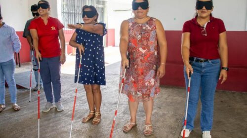 DIF Yucatán imparte taller de inclusión y discapacidad visual a docentes de primaria en Umán