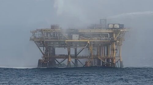 Pemex sofoca incendio en la plataforma Abkatún-H en Campeche
